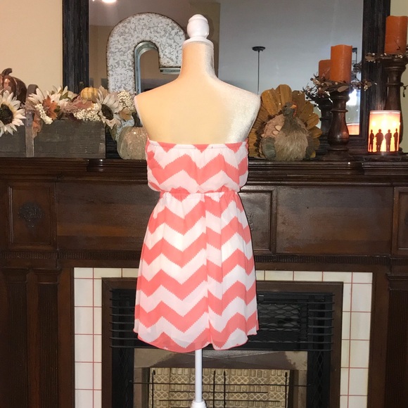 ❤️ CHARLOTTE RUSSE- Strapless Chevron Print Dress - Picture 3 of 3